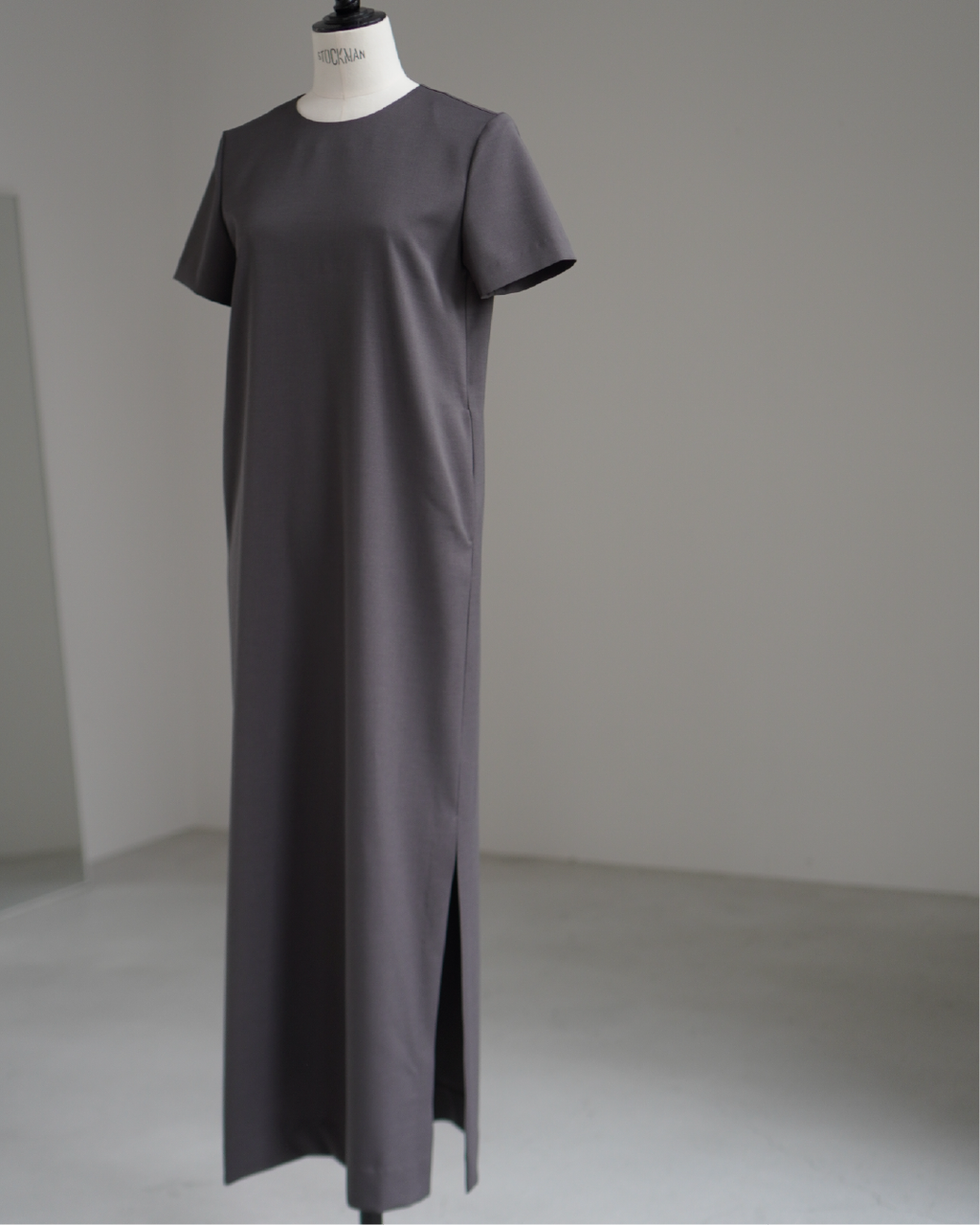 【Pre order】 Essential Dress （Charcoal）