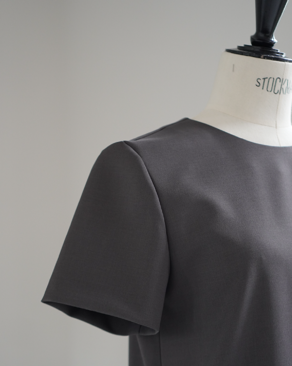 【Pre order】 Essential Dress （Charcoal）