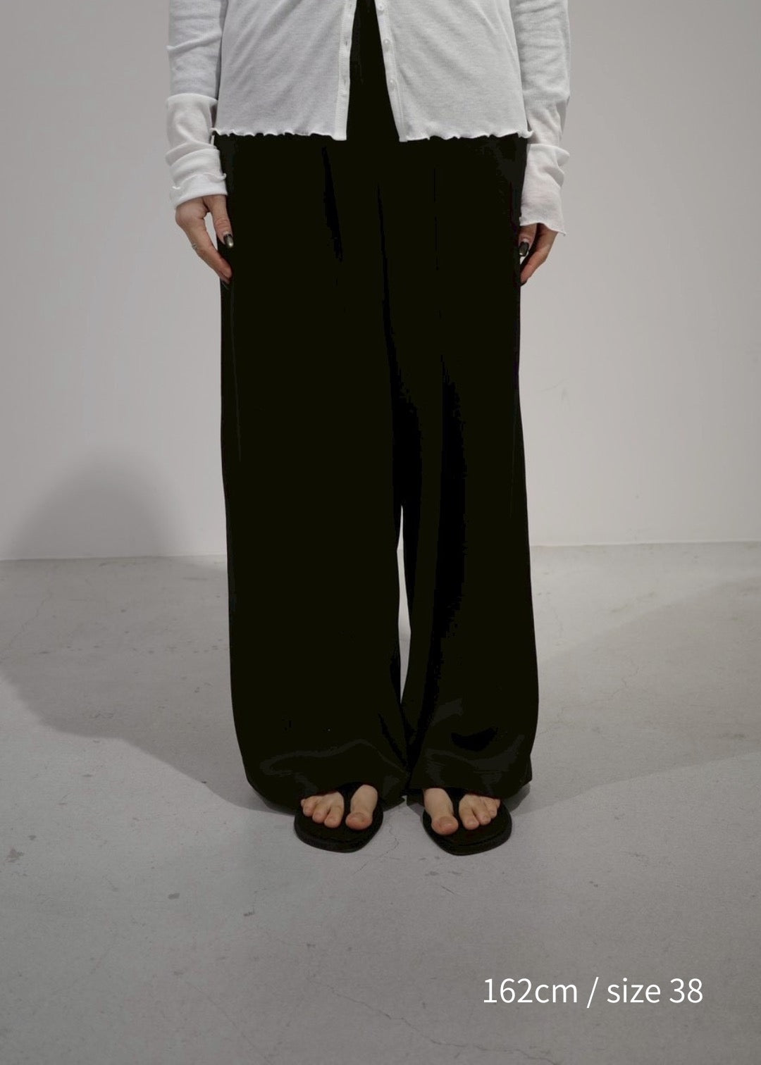 【Pre Order】Satin tuck wide pants