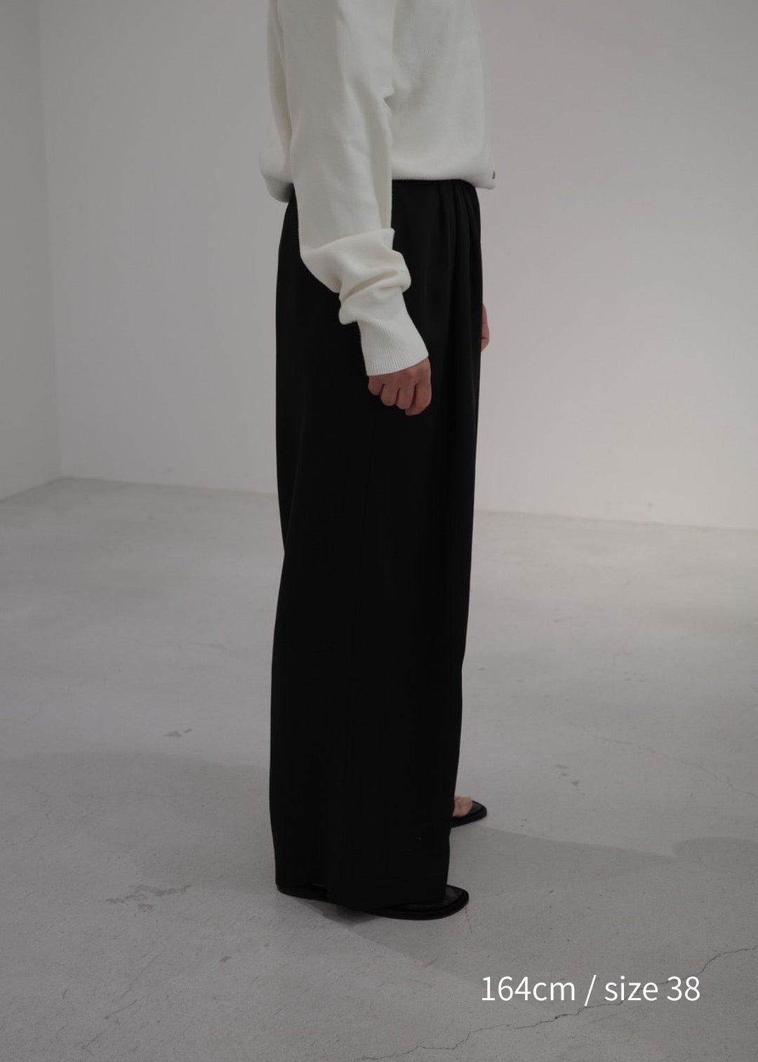【Pre Order】Satin tuck wide pants