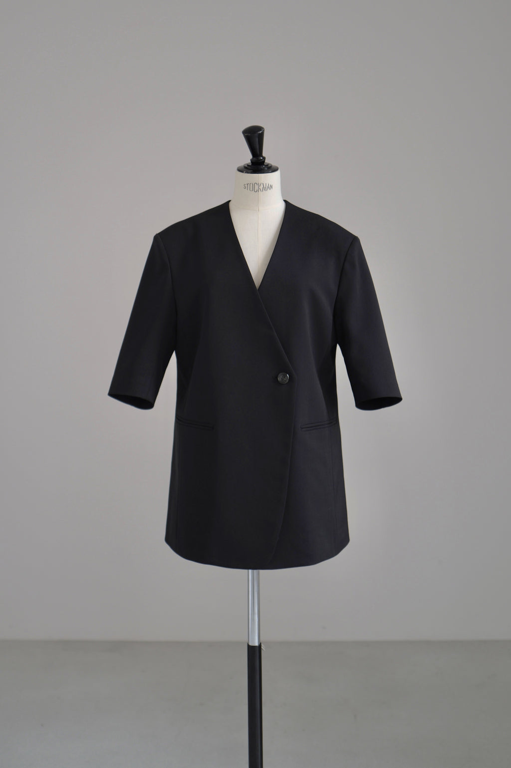 【Pre Order】Commoda Half-Sleeve Jacket