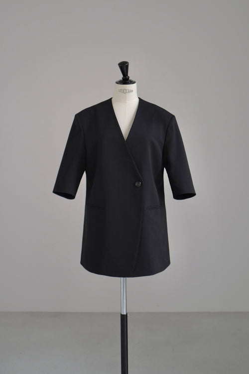 Commoda Half-Sleeve Jacket