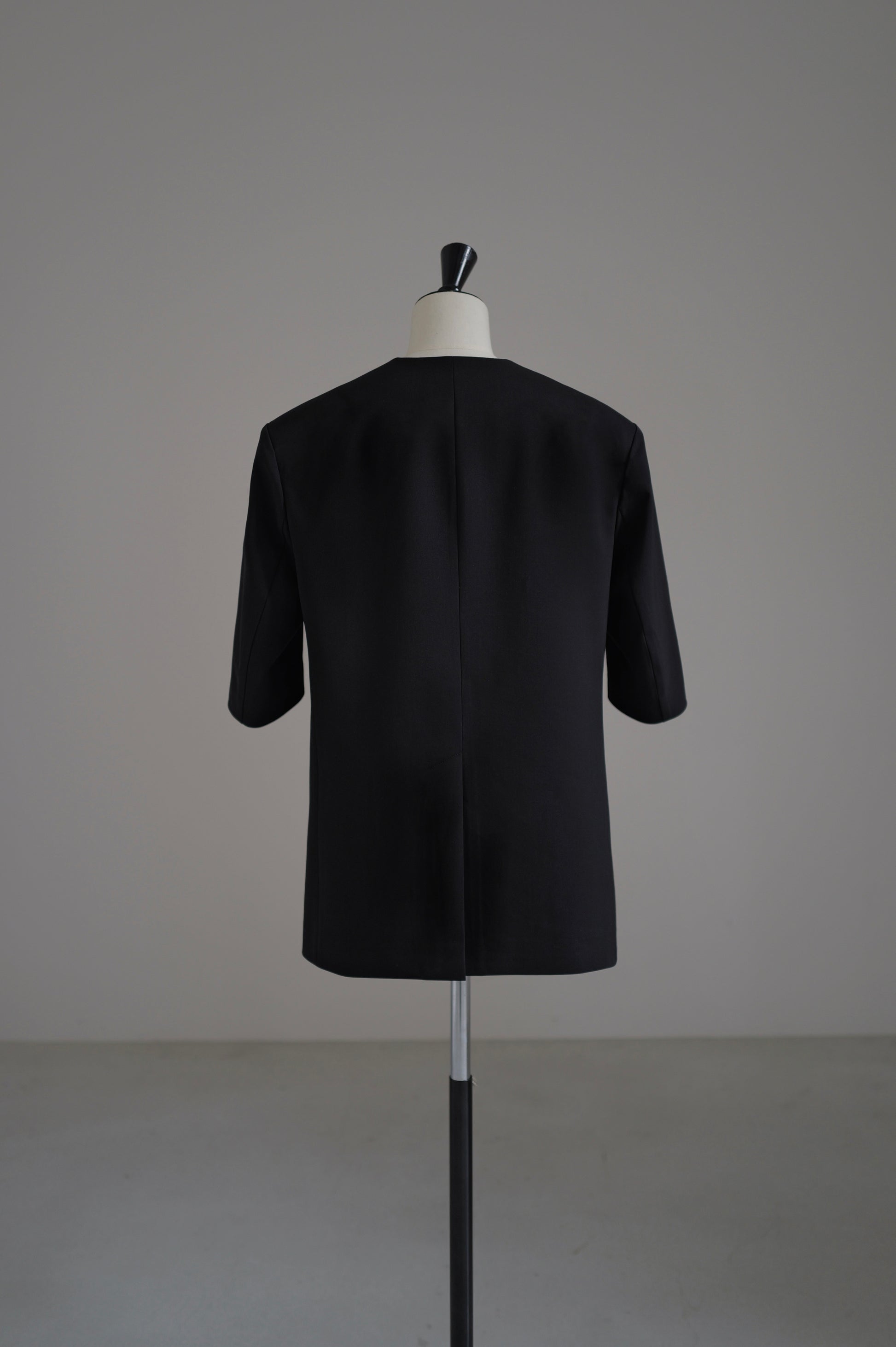 【Pre Order】Commoda Half-Sleeve Jacket