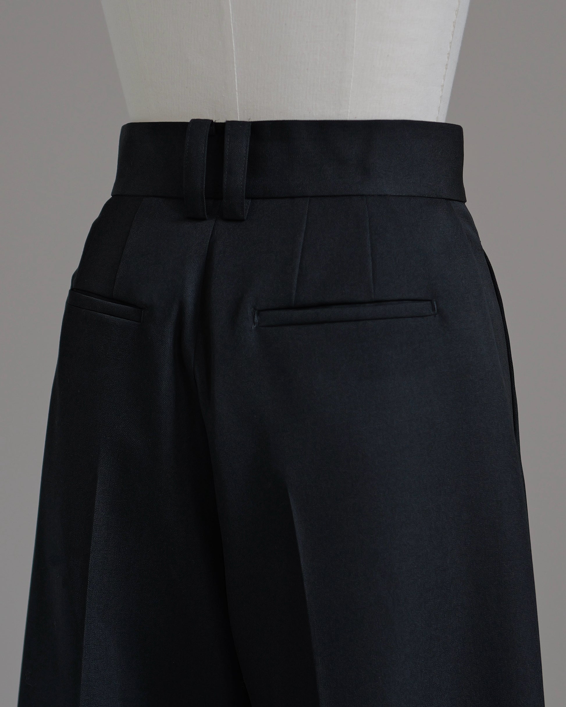 【Pre order】Tailored Fit Tuck Wide Pants（Black）