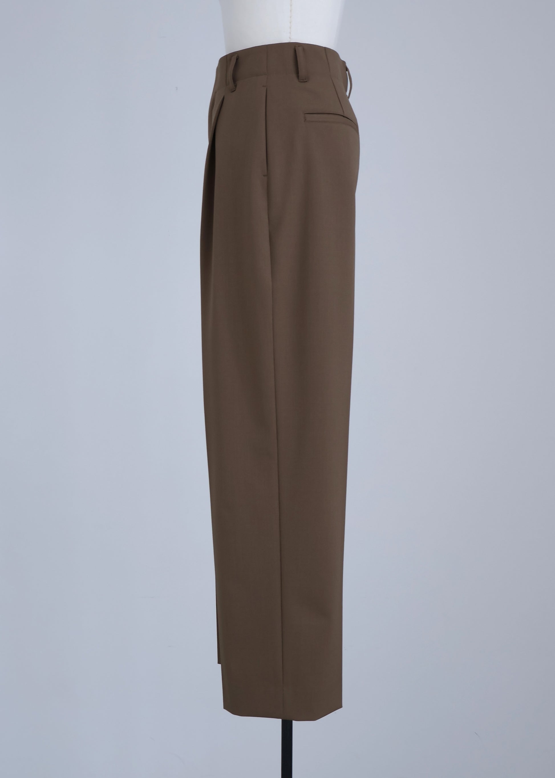 【Pre Order】 Sculpted Wide Trousers (Khaki)