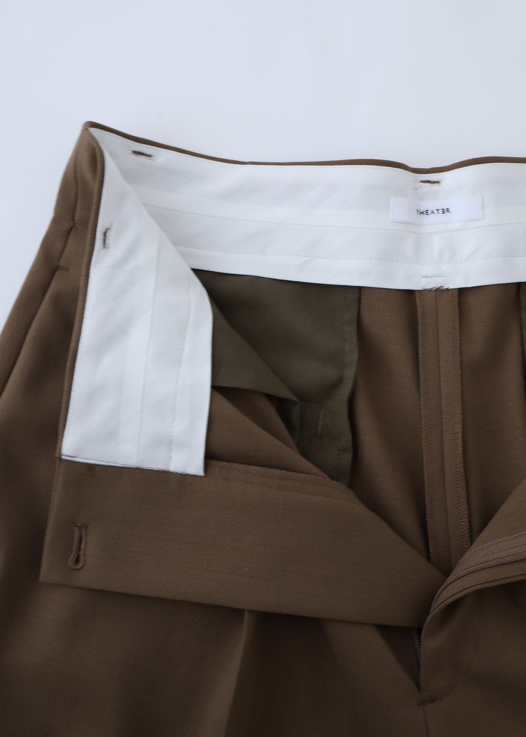 【Pre Order】 Sculpted Wide Trousers (Khaki)