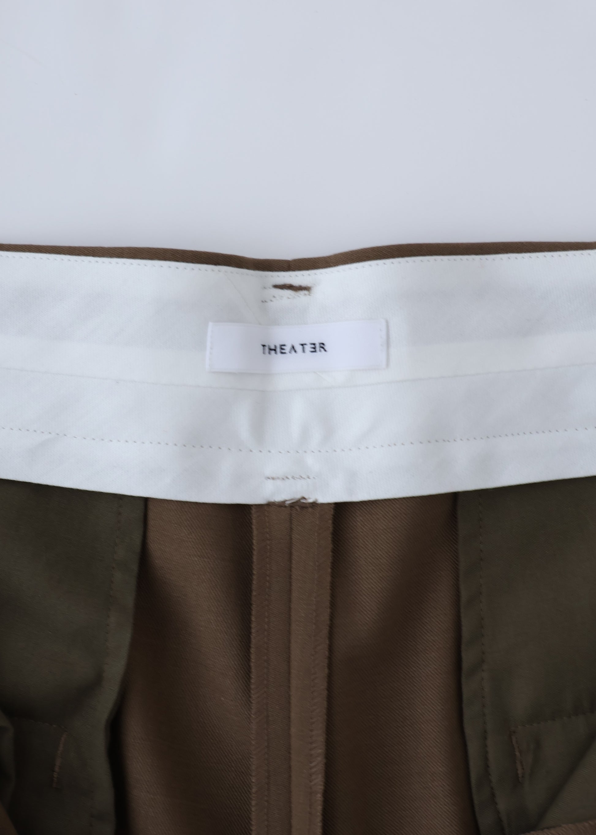 【Pre Order】 Sculpted Wide Trousers (Khaki)