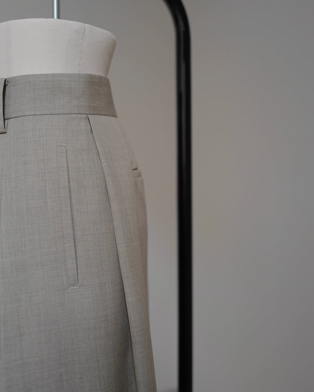 【Pre order】Tailored Fit Tuck Wide Pants（Graige）