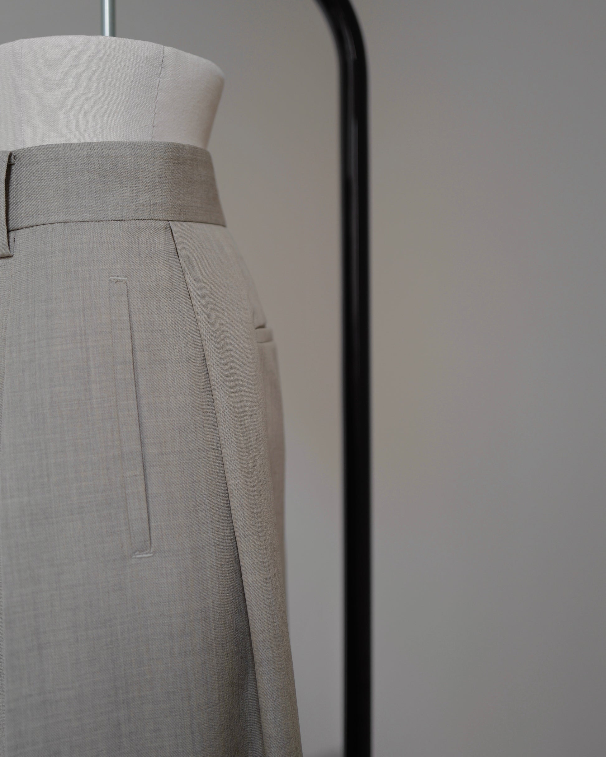 【Pre order】Tailored Fit Tuck Wide Pants（Graige）