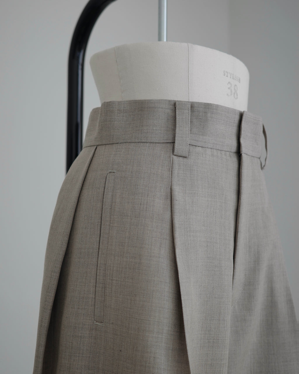 【Pre order】Tailored Fit Tuck Wide Pants（Graige）