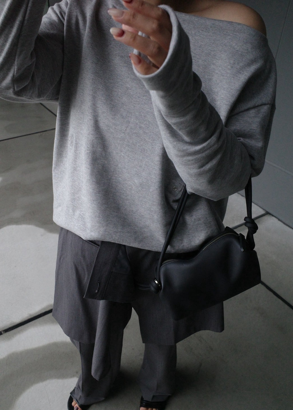 【Pre Order】 Snap Detail Top (Gray)