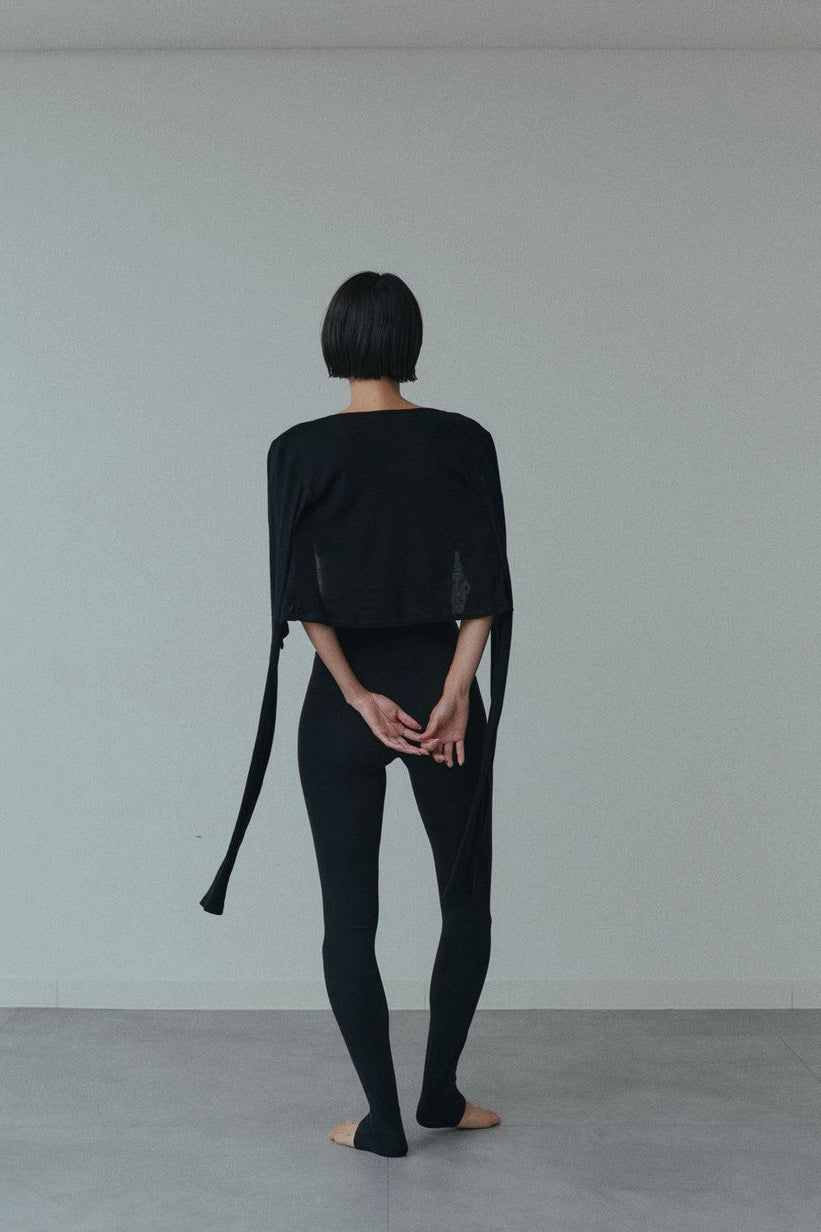 【Pre Order】Reframed Sleeve Top (Black)