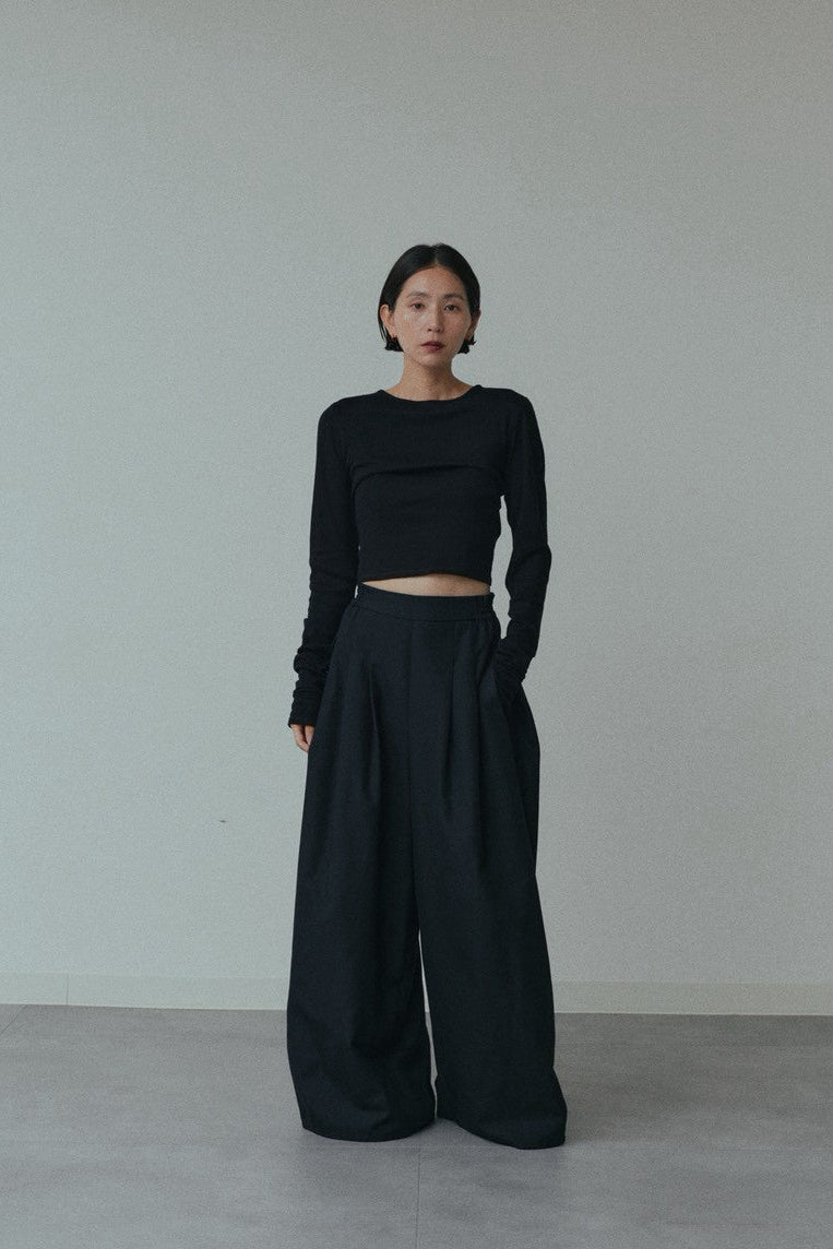 【Pre Order】Reframed Sleeve Top (Black)