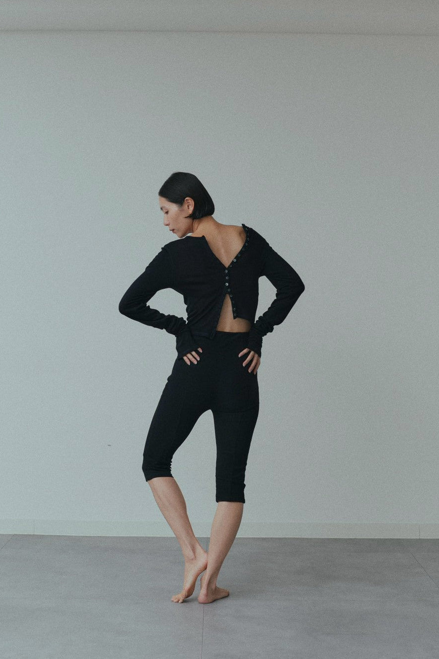【Pre Order】Reframed Sleeve Top (Black)