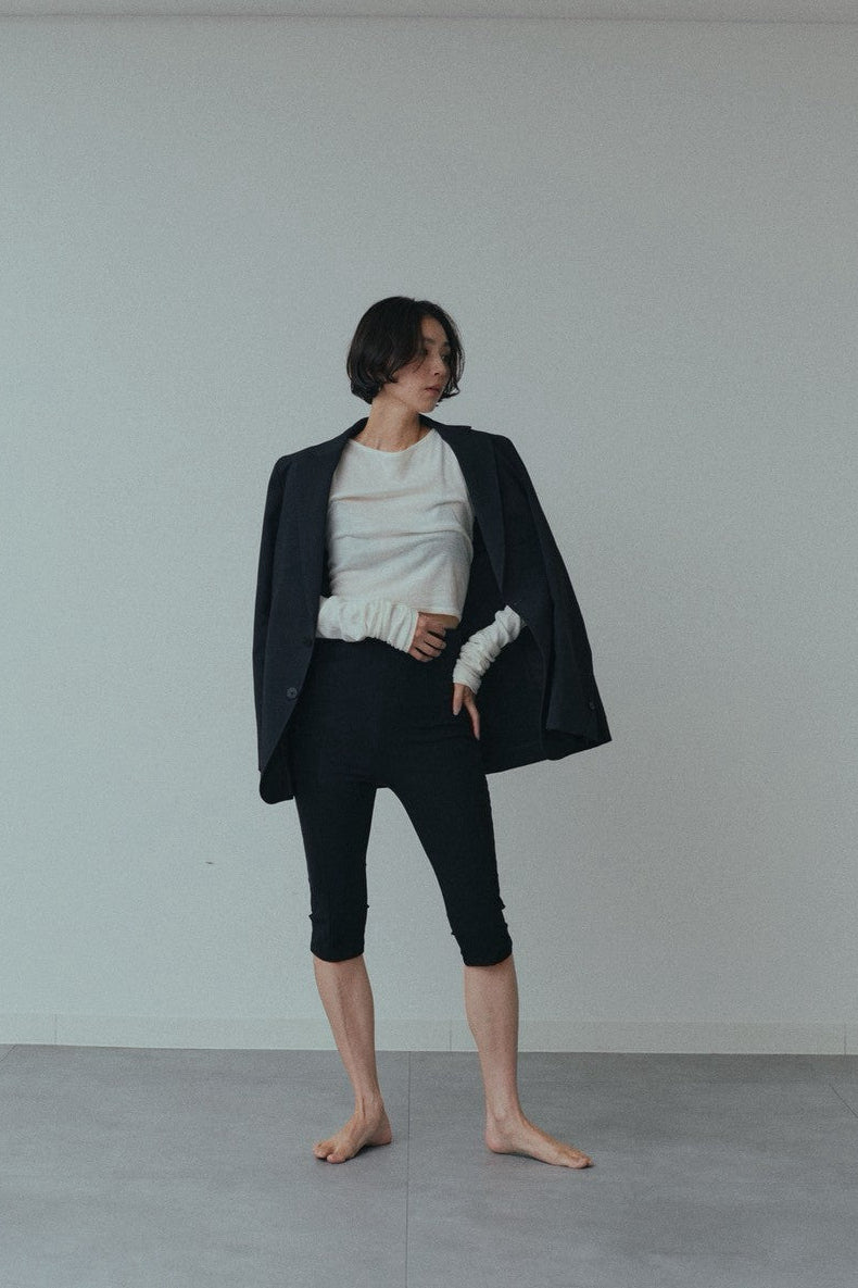 【Pre Order】Reframed Sleeve Top (Black)