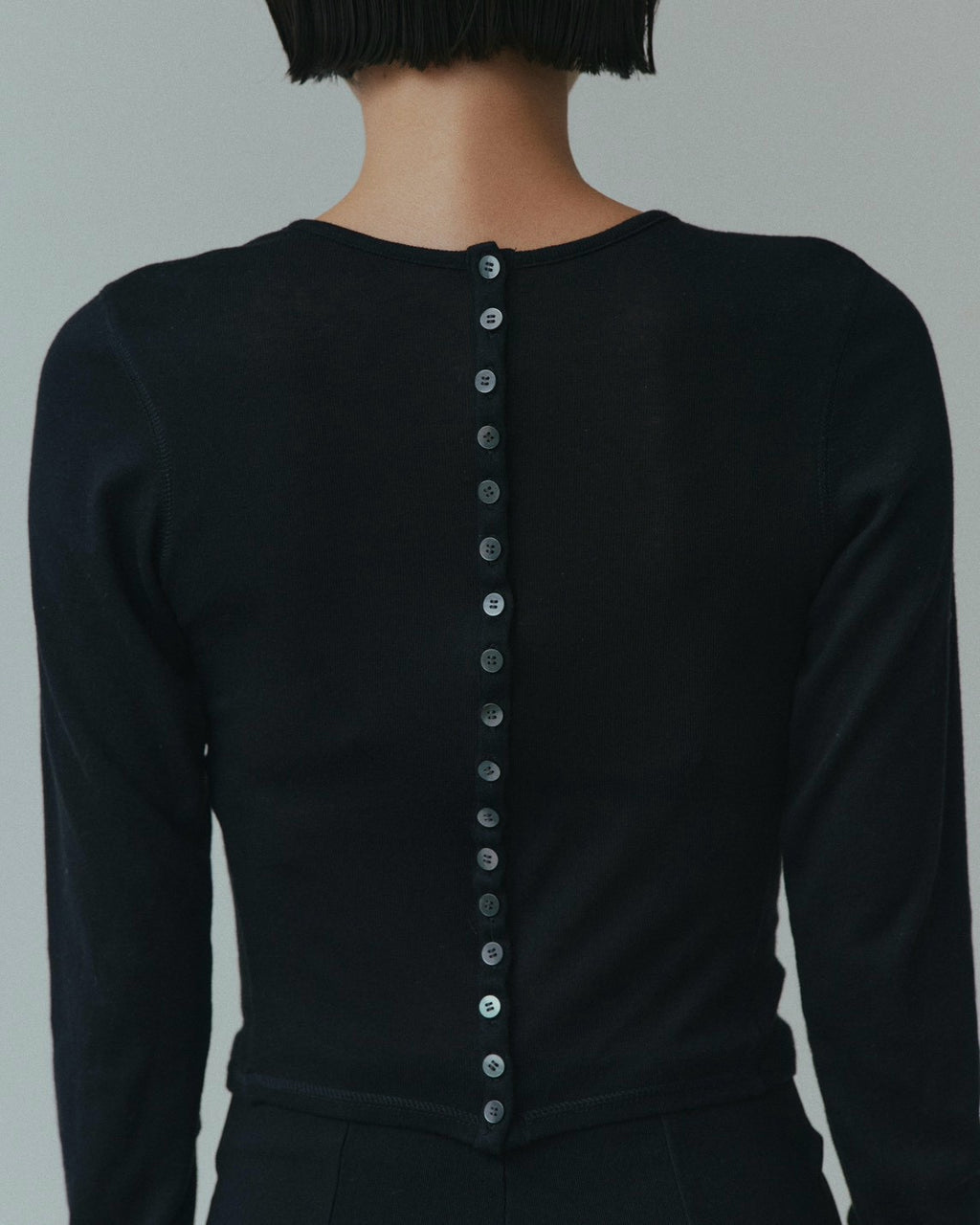 【Pre Order】Reframed Sleeve Top (Black)
