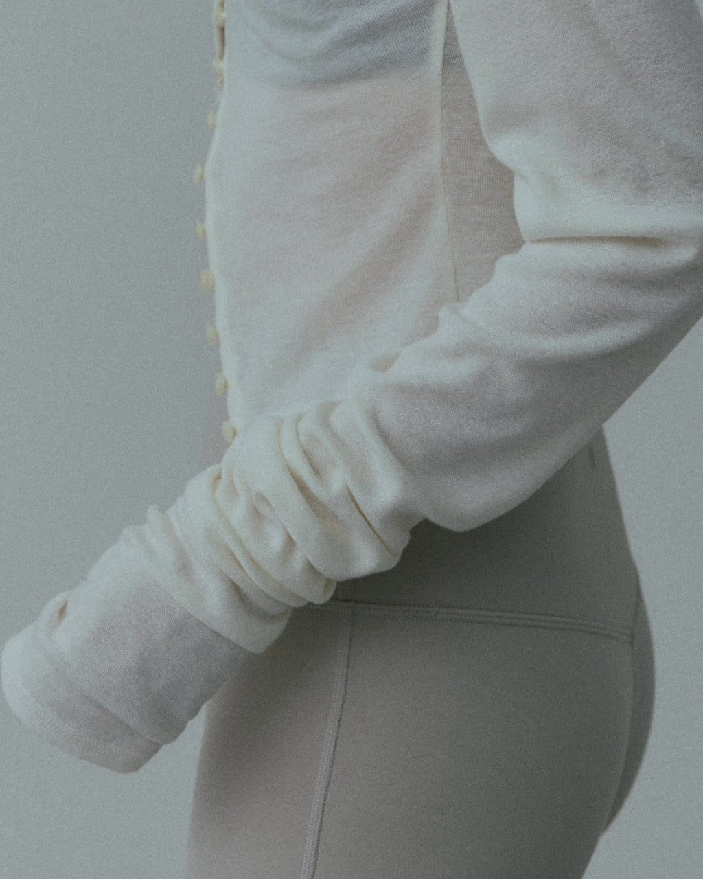 【Pre Order】Reframed Sleeve Top (Ivory)