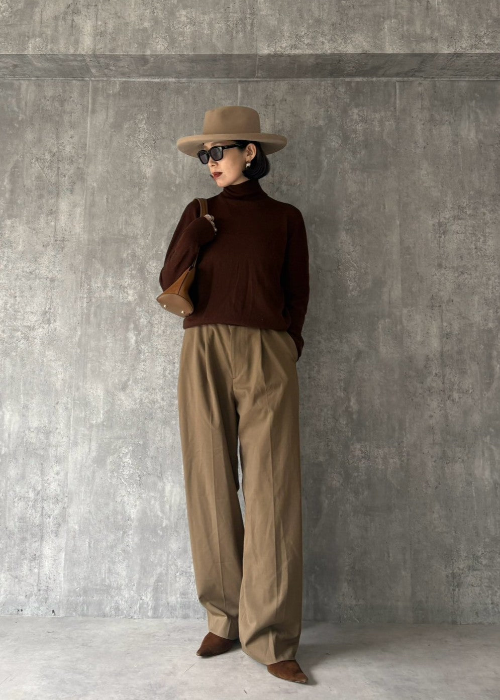 【Pre Order】Wide Tuck Trousers (Khaki)
