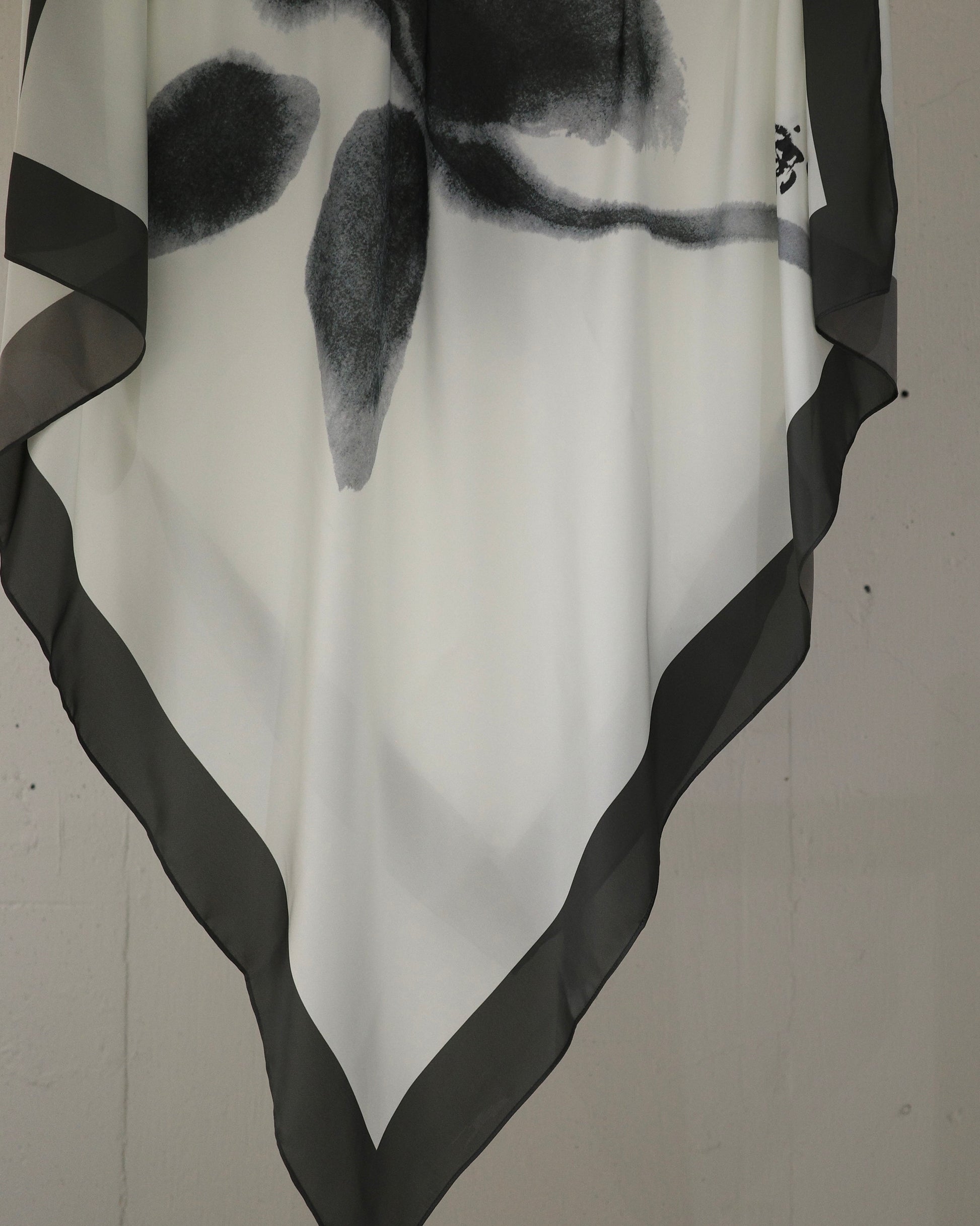 【Pre order】HAJIMARI （Scarf）