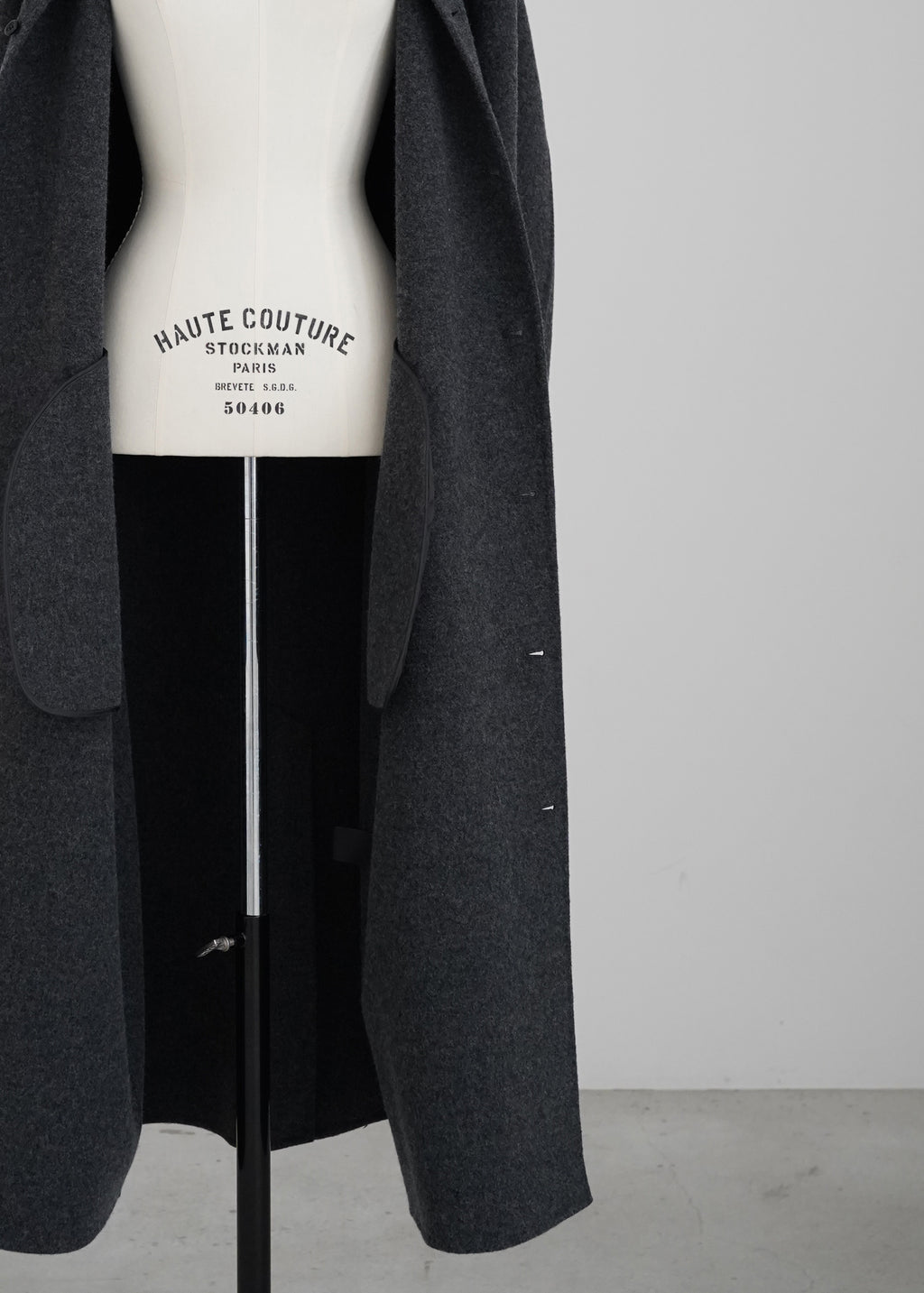 【Pre Order】Essone Coat (Charcoal)