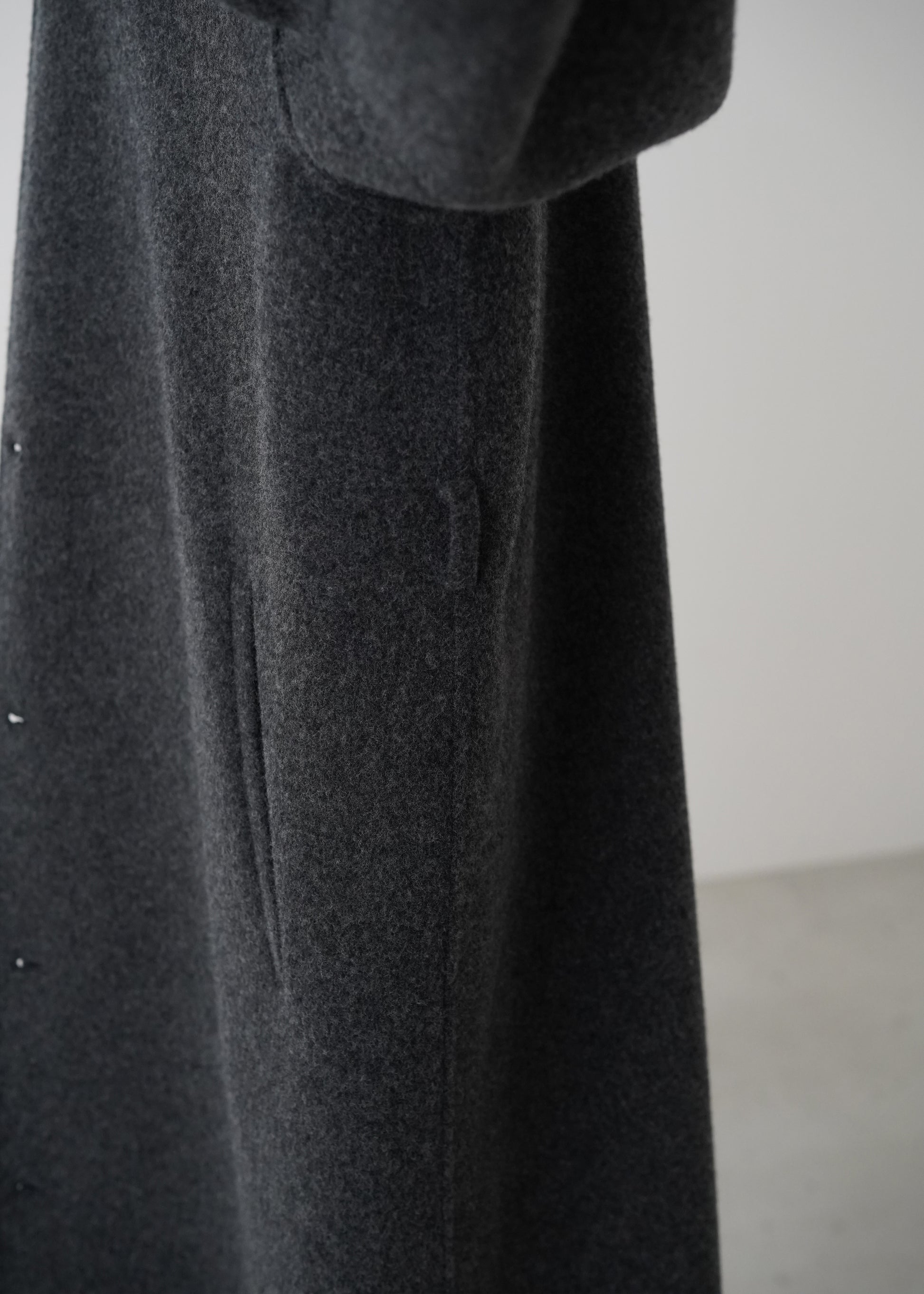 【Pre Order】Essone Coat (Charcoal)