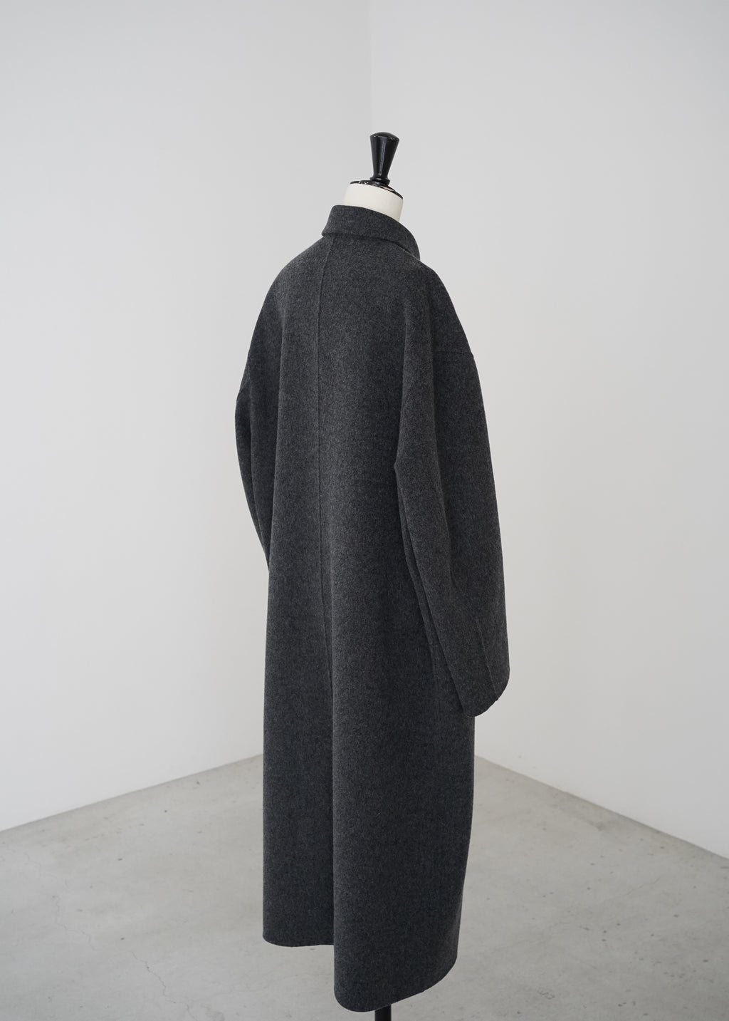 【Pre Order】Essone Coat (Charcoal)