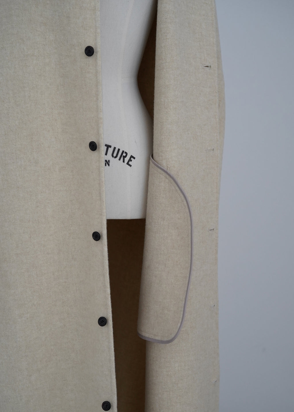 【Pre Order】Essone Coat (Ivory)