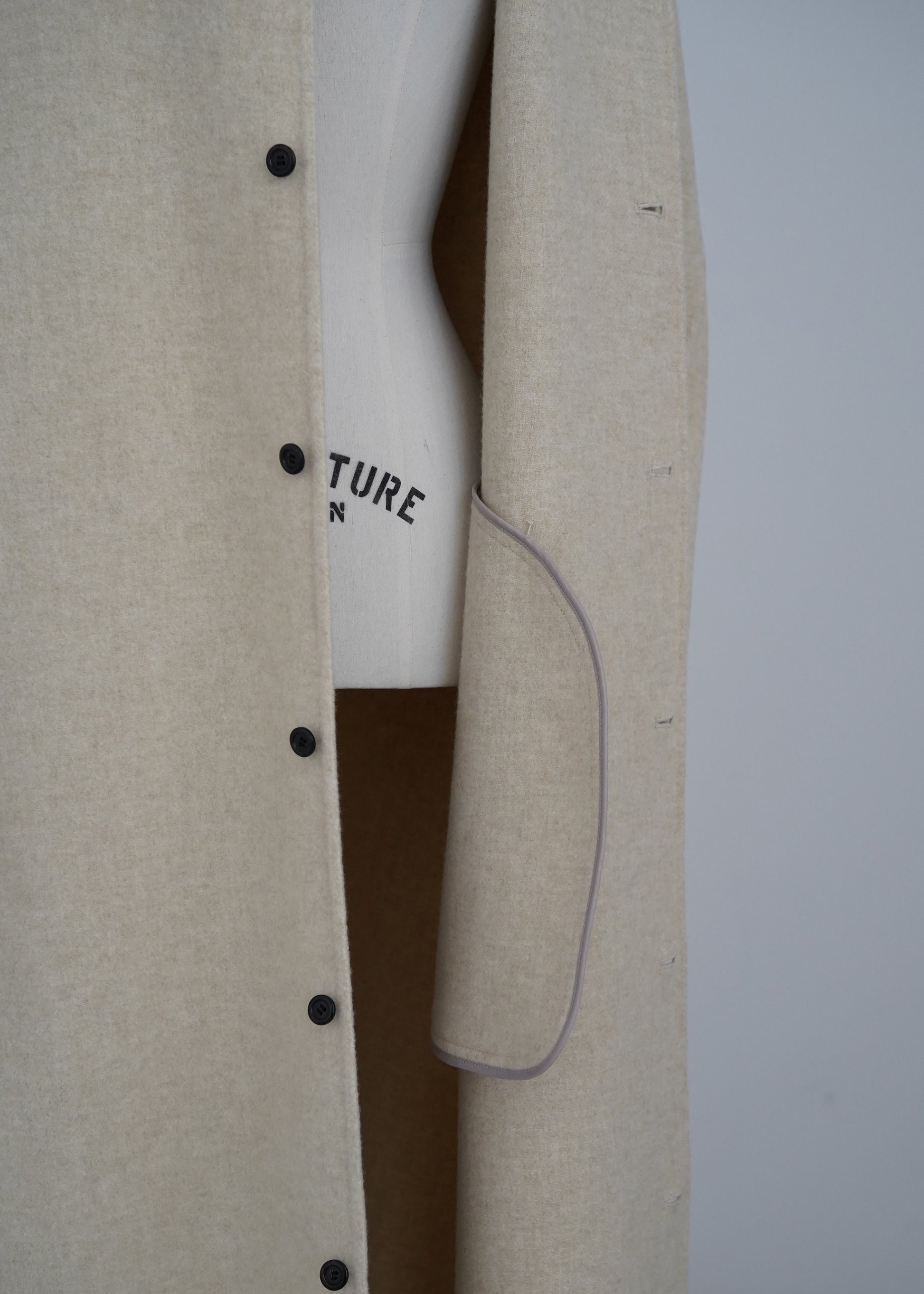 【Pre Order】Essone Coat (Ivory)